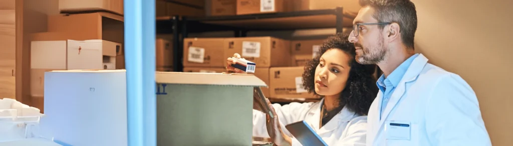 Pharmalink para Distribuidores: conectividade comercial e visibilidade completa das vendas no Canal Farma Foto ilustrativa de distribuidores de medicamentos: Pharmalink para distribuidores promove a conectividade comercial no setor.