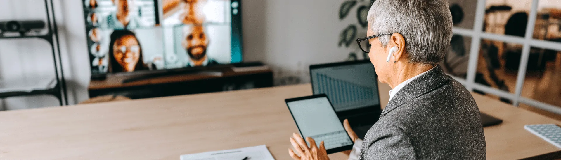 Como adaptar benefícios de saúde para equipes híbridas e remotas Descubra como adaptar benefícios de saúde para equipes híbridas e remotas.