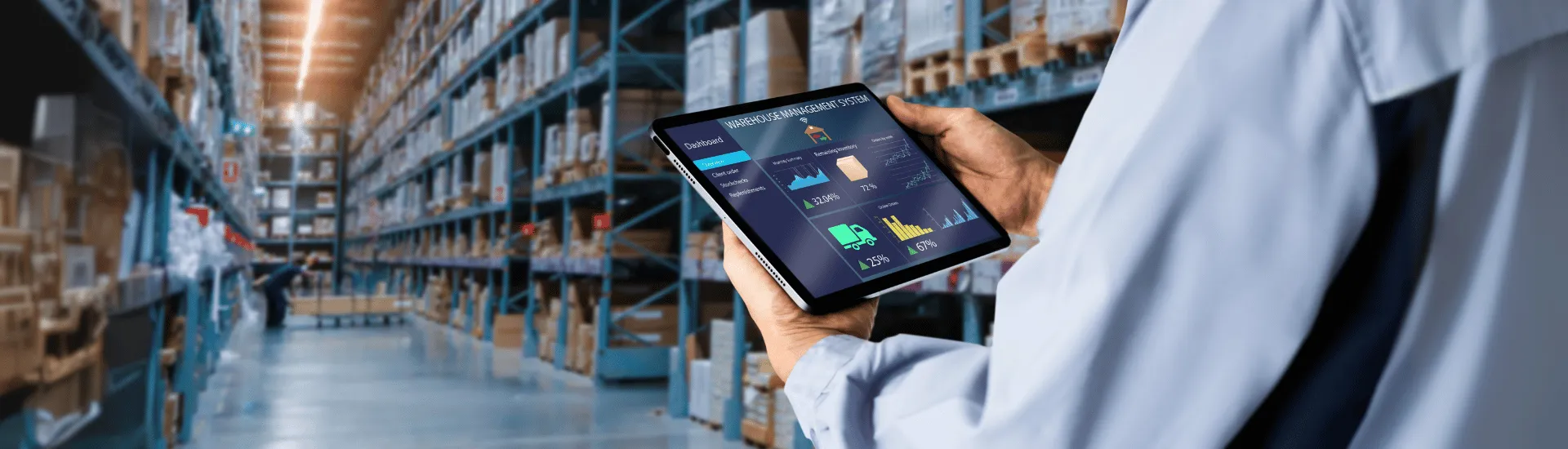 Gestão de estoque com IA: menos ruptura e mais eficiência na indústria Perguntas frequentes sobre gestão de estoque com IA O que é ruptura de estoque? Ruptura de estoque, ou "stockout", é a falta de um produto na prateleira no momento em que o consumidor deseja comprá-lo. Ela é causada por falhas no planejamento, atrasos na entrega ou aumento inesperado da demanda. Qual o principal benefício da gestão de estoque com IA? O principal benefício é a capacidade de antecipar a demanda com alta precisão, assim a farmácia compra de forma mais inteligente, evitando tanto a ruptura (perda de vendas) quanto o excesso de estoque (capital parado). Essa tecnologia funciona para farmácias de pequeno porte? Sim. As soluções modernas de IA são escaláveis e podem ser adaptadas para a realidade de farmácias independentes e pequenas redes, democratizando o acesso a uma gestão de estoque mais eficiente.